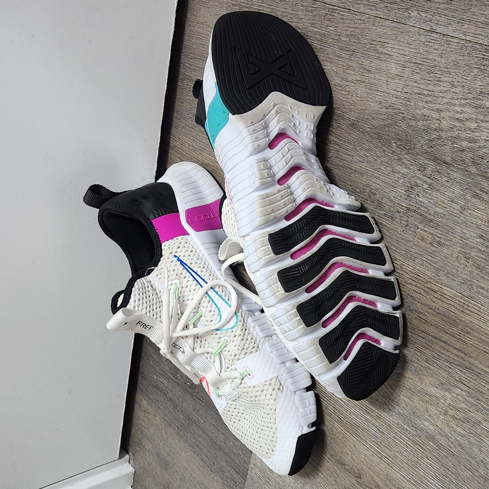 Nike Free RN 5.0 White Sneakers - Picture 3 of 5